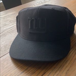 NY Giants hat XL 7 5/8